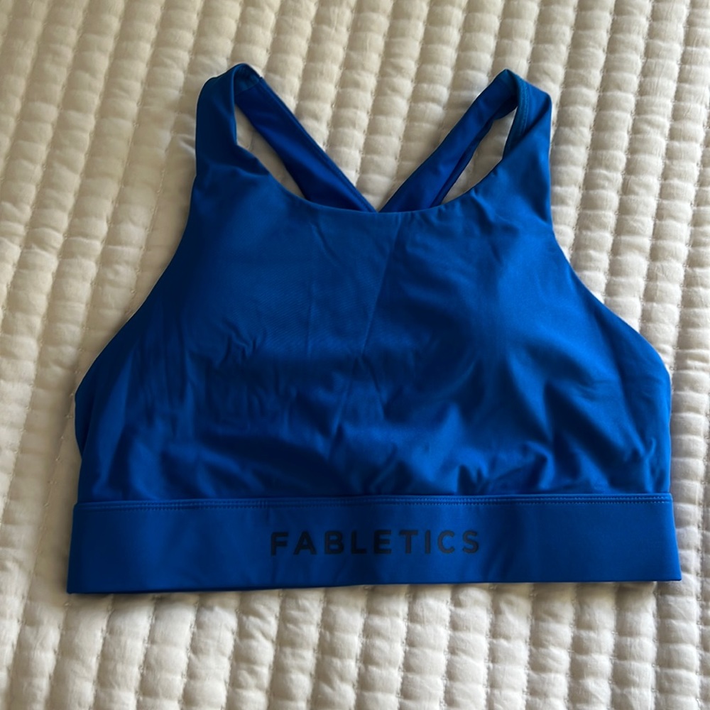NO-BOUNCE SPORTS BRA
SIZE: M 
COLOR: ELECTRIC BLUE/FABLETICS